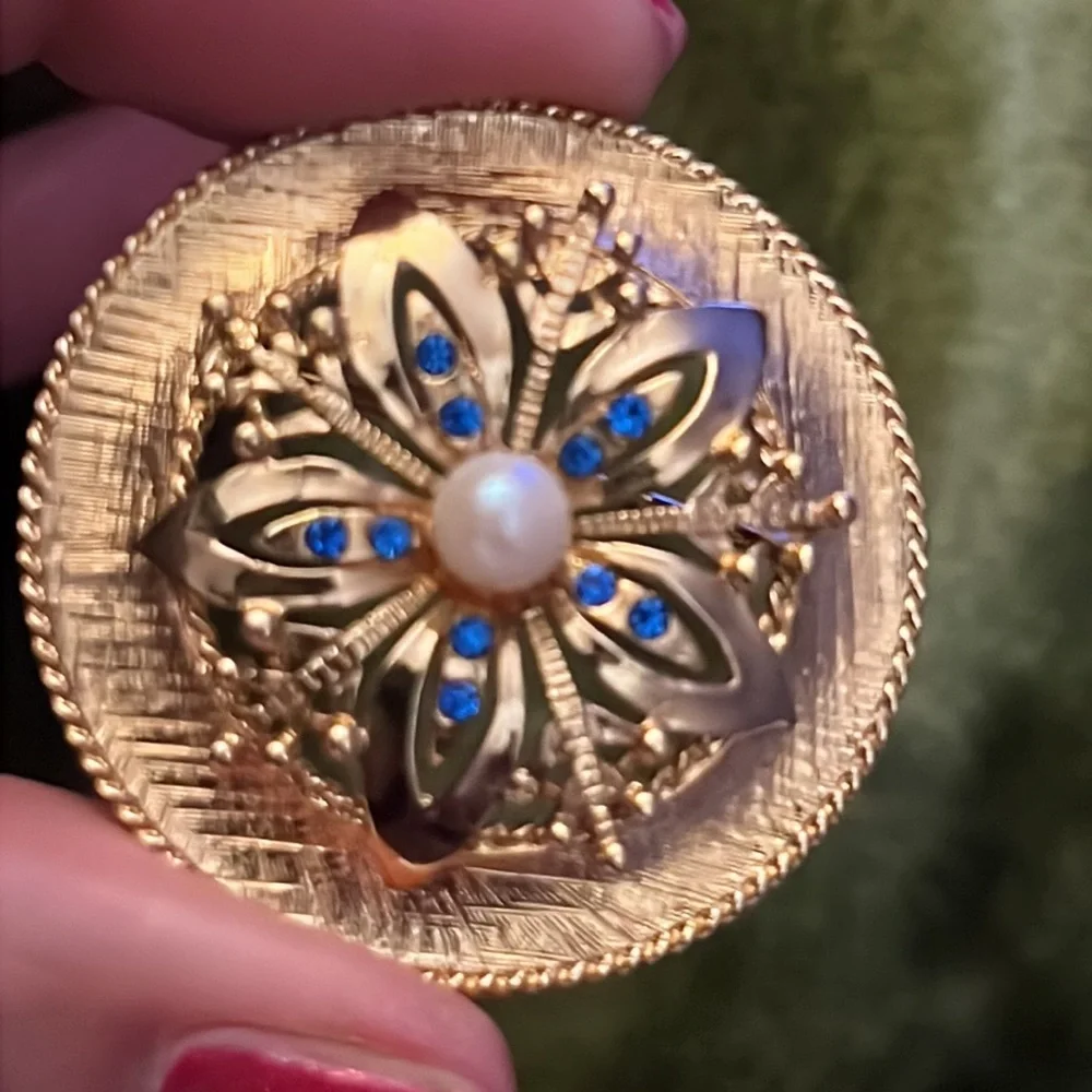 HAYWARD KARATCLAD EMBELLISHED GOLD FLOWER BLOSSOM BROOCH - Picture 10 of 11